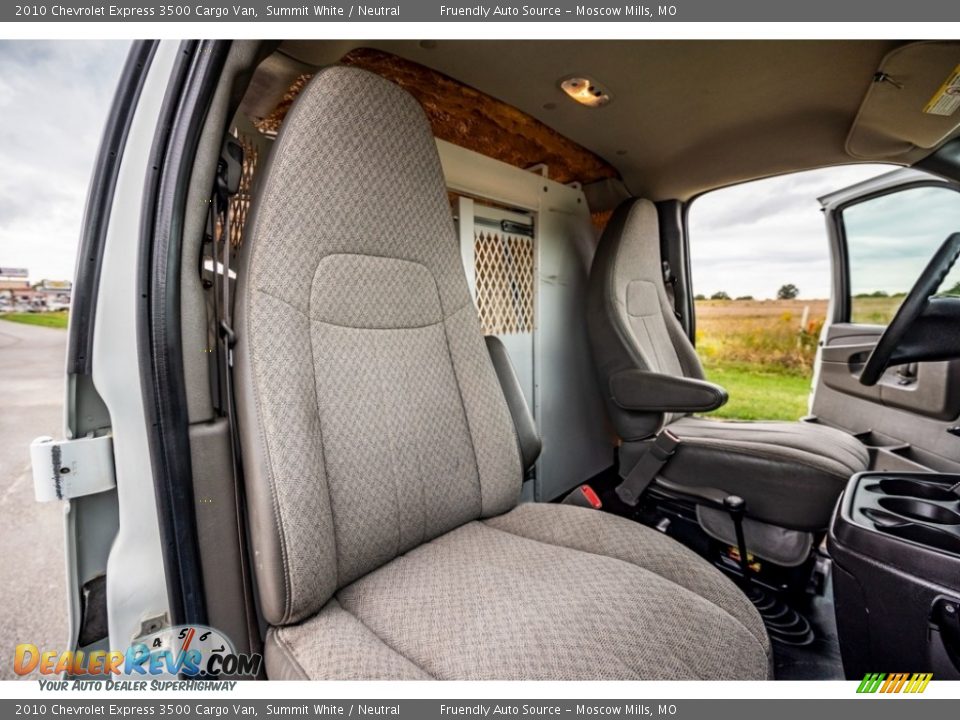 2010 Chevrolet Express 3500 Cargo Van Summit White / Neutral Photo #31