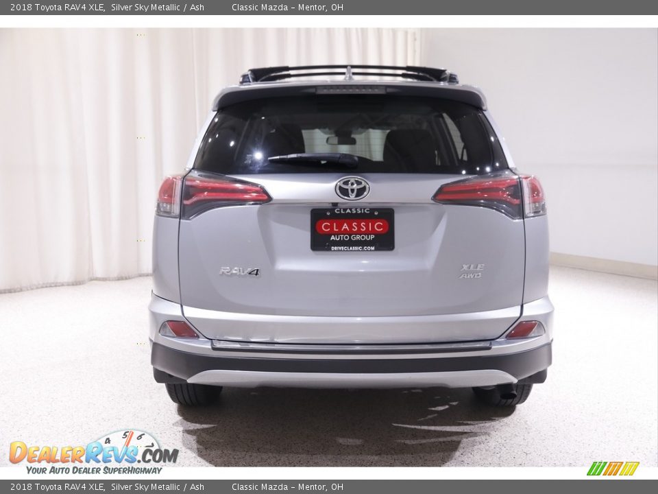 2018 Toyota RAV4 XLE Silver Sky Metallic / Ash Photo #17
