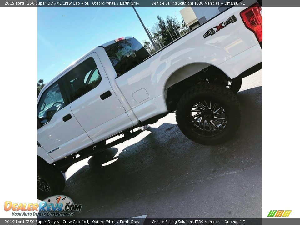 2019 Ford F250 Super Duty XL Crew Cab 4x4 Oxford White / Earth Gray Photo #1