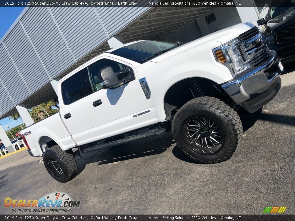 2019 Ford F250 Super Duty XL Crew Cab 4x4 Oxford White / Earth Gray Photo #13