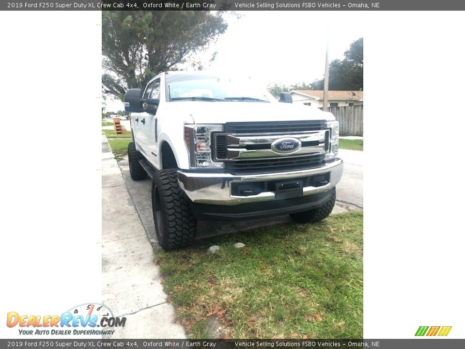 2019 Ford F250 Super Duty XL Crew Cab 4x4 Oxford White / Earth Gray Photo #14