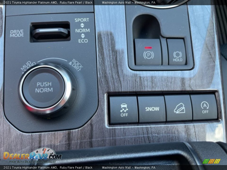 2021 Toyota Highlander Platinum AWD Ruby Flare Pearl / Black Photo #16