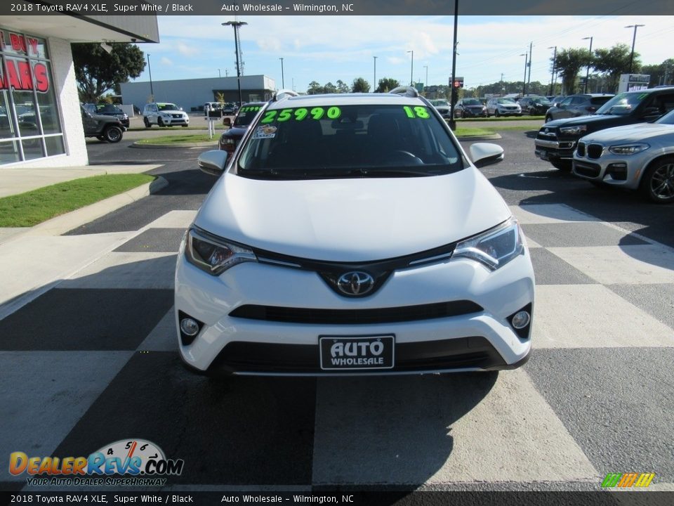 2018 Toyota RAV4 XLE Super White / Black Photo #2