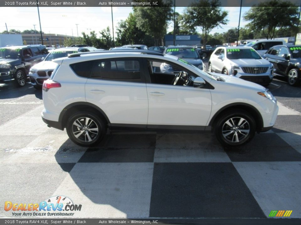 2018 Toyota RAV4 XLE Super White / Black Photo #3