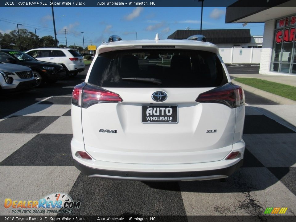 2018 Toyota RAV4 XLE Super White / Black Photo #4