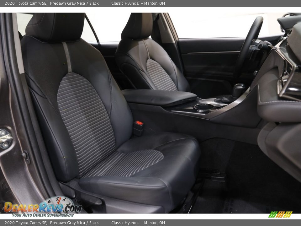 2020 Toyota Camry SE Predawn Gray Mica / Black Photo #13