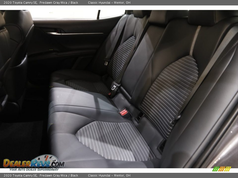 2020 Toyota Camry SE Predawn Gray Mica / Black Photo #15