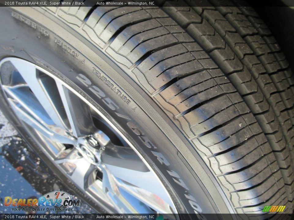 2018 Toyota RAV4 XLE Super White / Black Photo #8