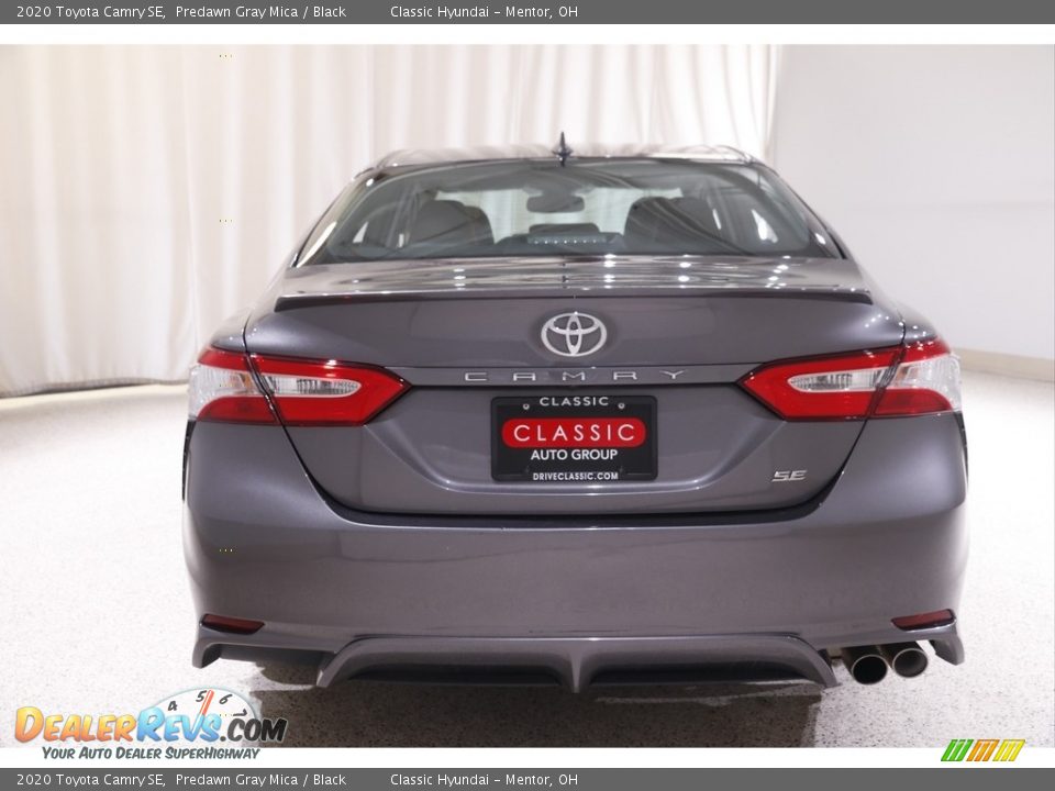2020 Toyota Camry SE Predawn Gray Mica / Black Photo #16