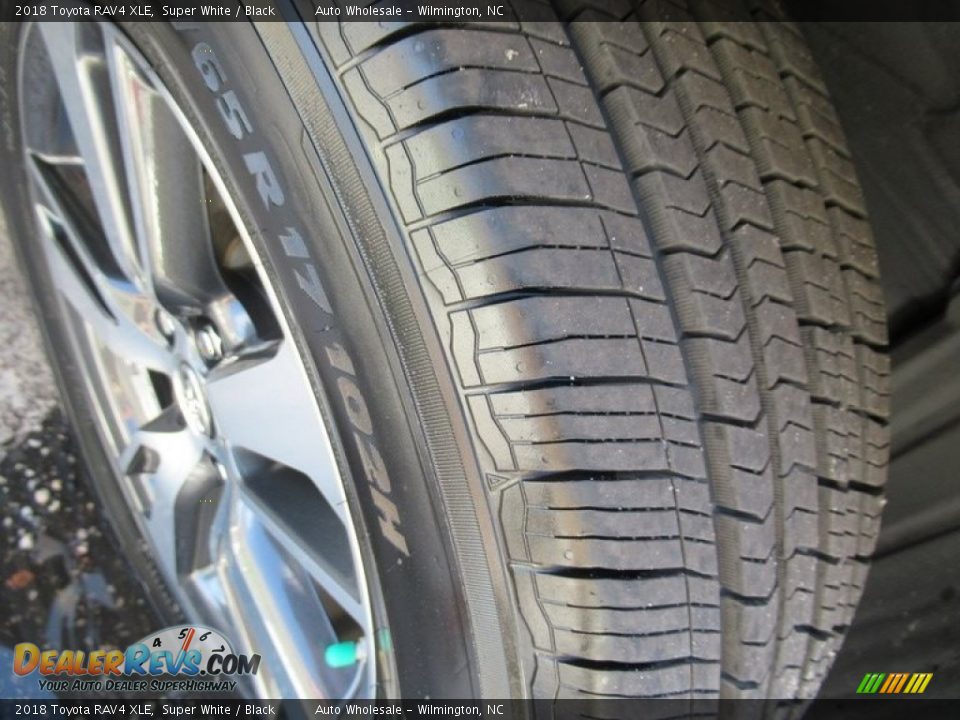 2018 Toyota RAV4 XLE Super White / Black Photo #9