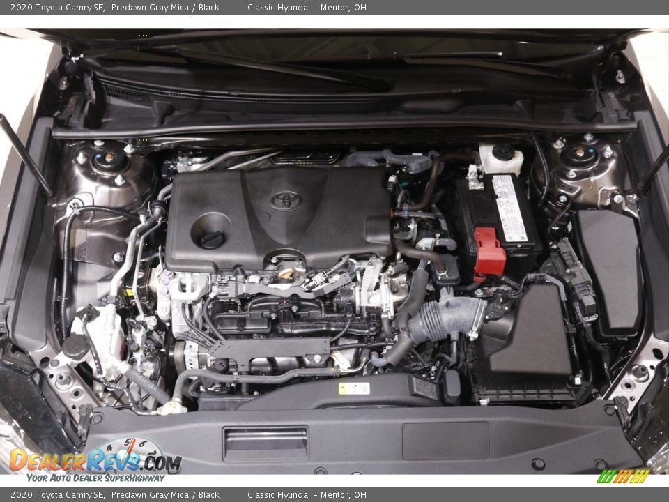 2020 Toyota Camry SE Predawn Gray Mica / Black Photo #17