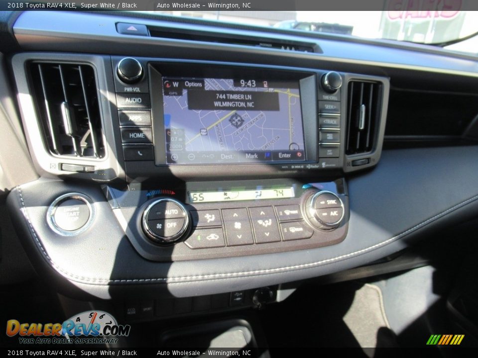 2018 Toyota RAV4 XLE Super White / Black Photo #18