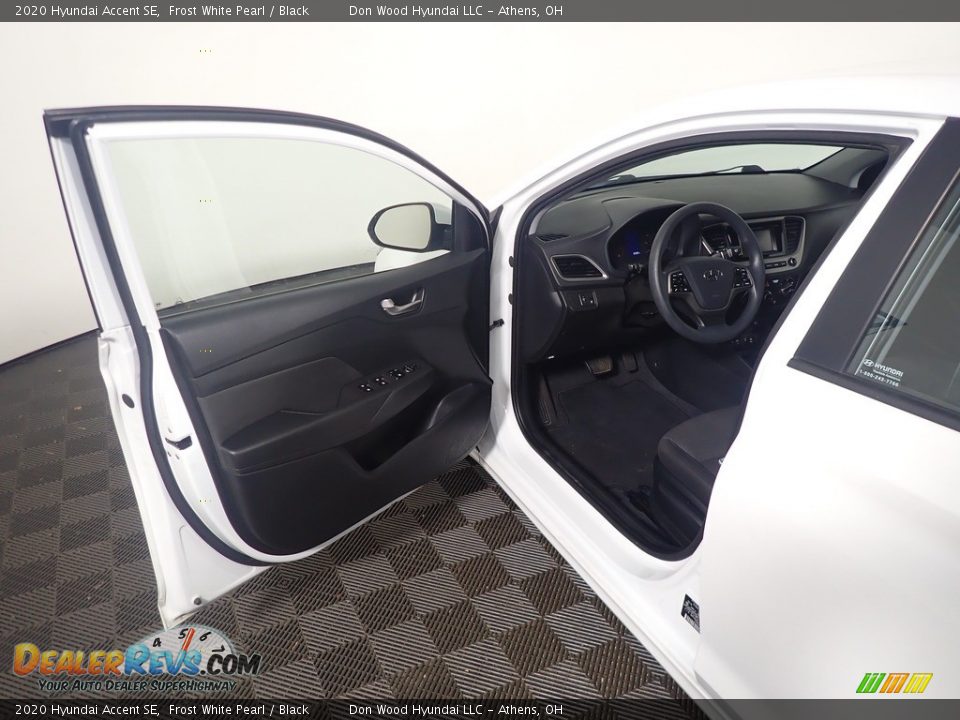 2020 Hyundai Accent SE Frost White Pearl / Black Photo #20