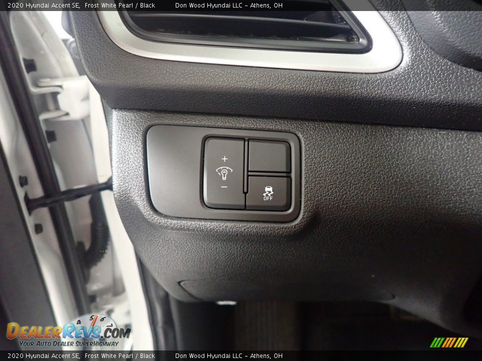 2020 Hyundai Accent SE Frost White Pearl / Black Photo #31