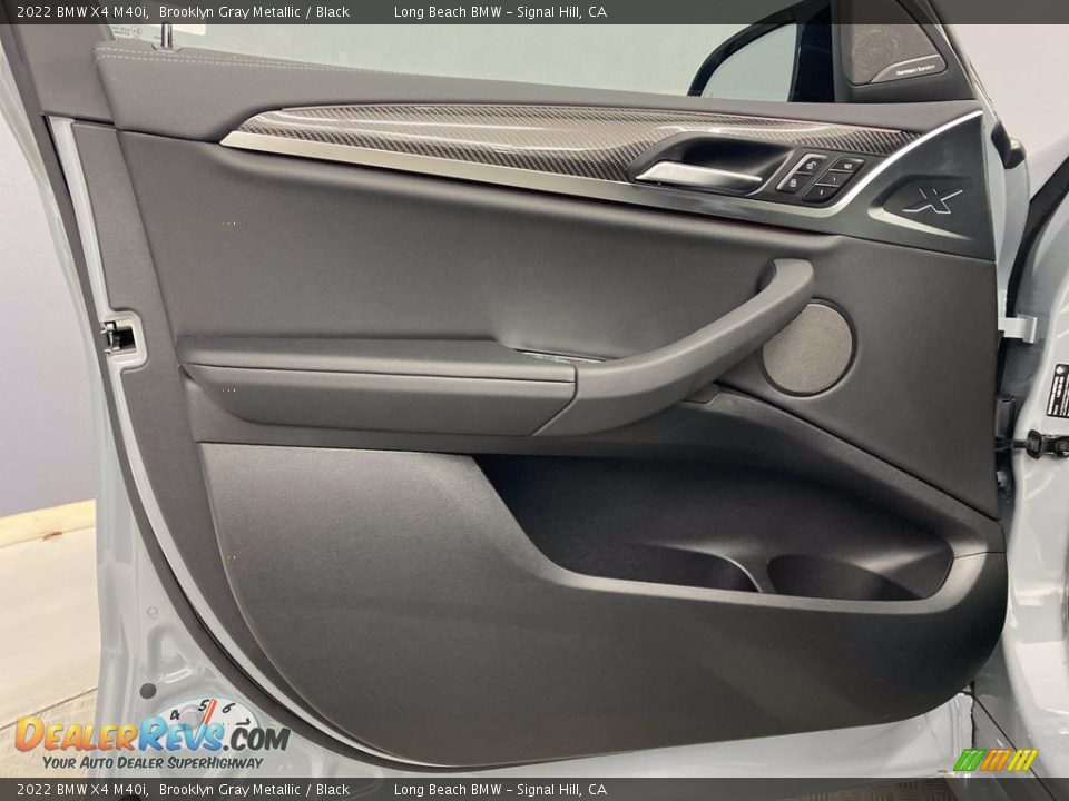 Door Panel of 2022 BMW X4 M40i Photo #11