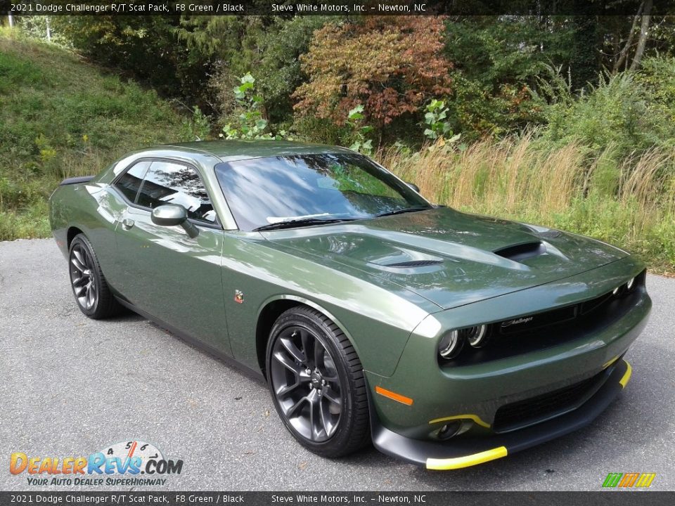 Front 3/4 View of 2021 Dodge Challenger R/T Scat Pack Photo #4