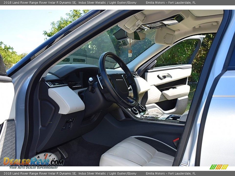 2018 Land Rover Range Rover Velar R Dynamic SE Indus Silver Metallic / Light Oyster/Ebony Photo #25