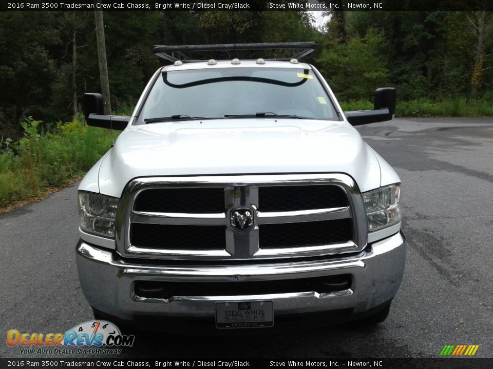 2016 Ram 3500 Tradesman Crew Cab Chassis Bright White / Diesel Gray/Black Photo #3