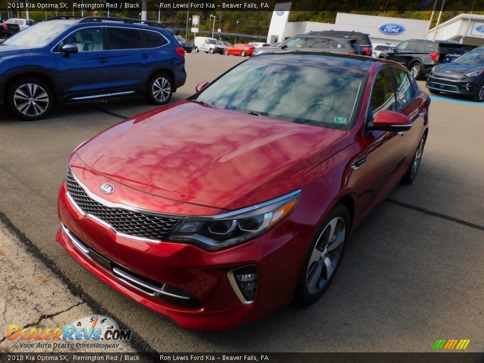 Front 3/4 View of 2018 Kia Optima SX Photo #7