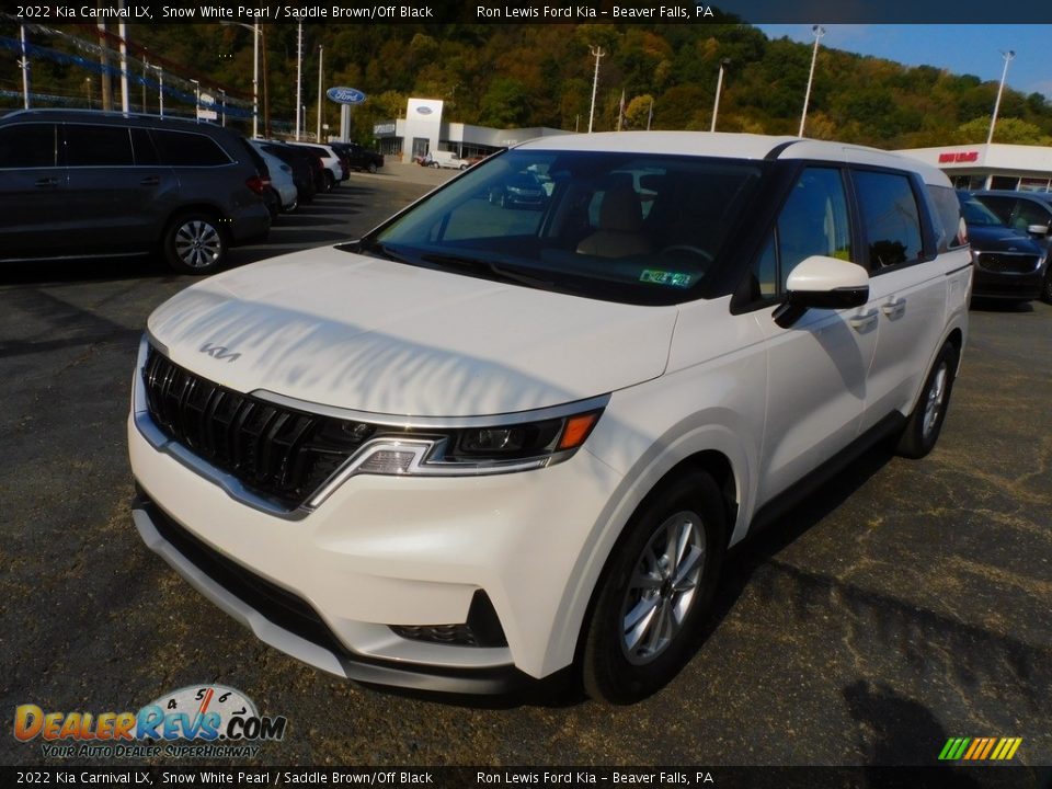 Front 3/4 View of 2022 Kia Carnival LX Photo #7