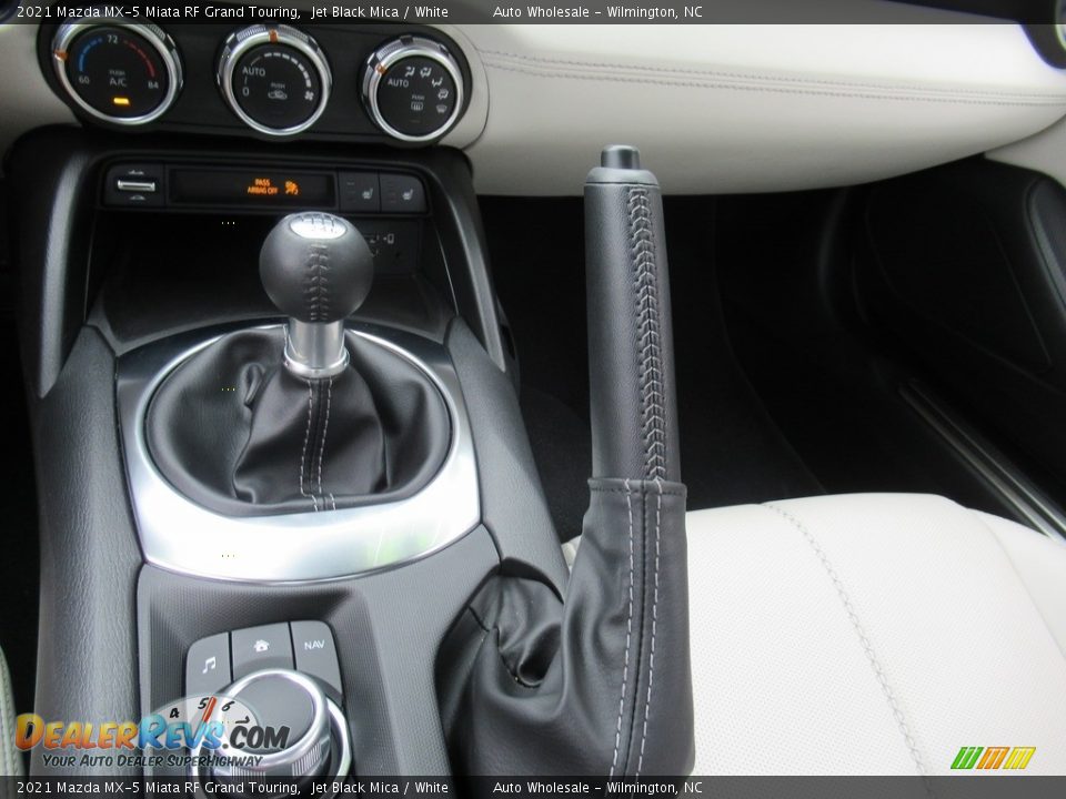 2021 Mazda MX-5 Miata RF Grand Touring Shifter Photo #19