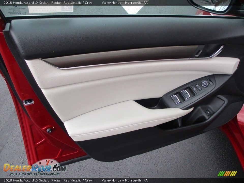 2018 Honda Accord LX Sedan Radiant Red Metallic / Gray Photo #10