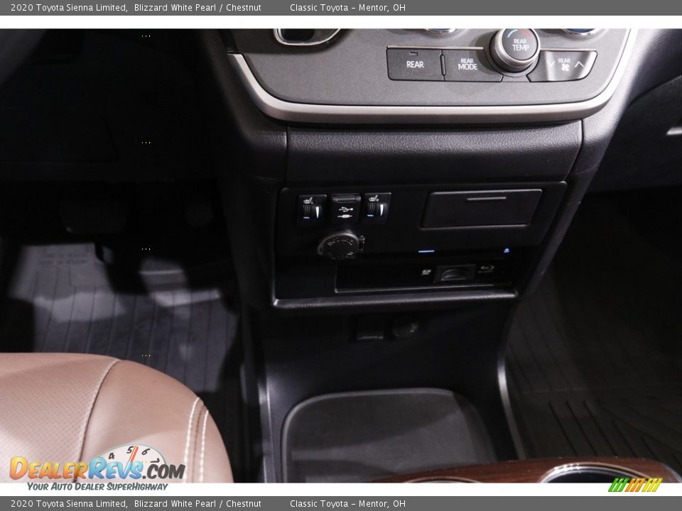 2020 Toyota Sienna Limited Blizzard White Pearl / Chestnut Photo #13