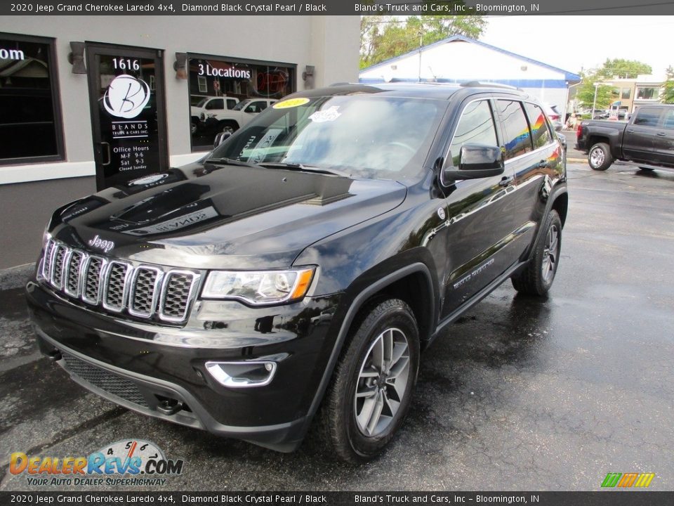 2020 Jeep Grand Cherokee Laredo 4x4 Diamond Black Crystal Pearl / Black Photo #2