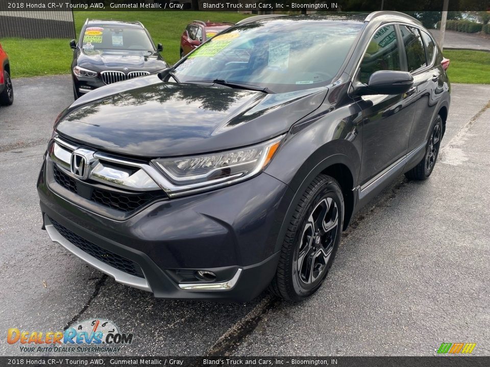 Front 3/4 View of 2018 Honda CR-V Touring AWD Photo #2