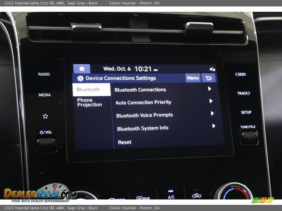 Controls of 2022 Hyundai Santa Cruz SEL AWD Photo #11