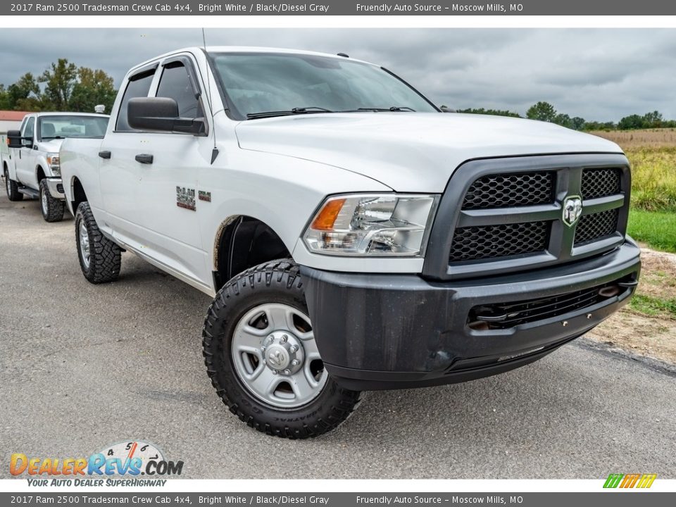 Front 3/4 View of 2017 Ram 2500 Tradesman Crew Cab 4x4 Photo #1