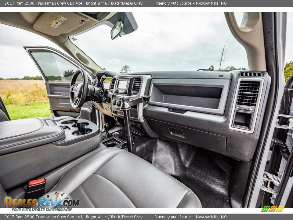 2017 Ram 2500 Tradesman Crew Cab 4x4 Bright White / Black/Diesel Gray Photo #27