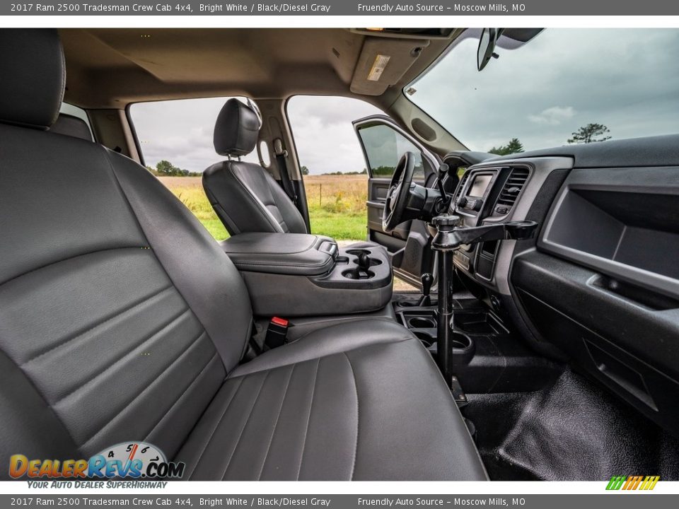 2017 Ram 2500 Tradesman Crew Cab 4x4 Bright White / Black/Diesel Gray Photo #28