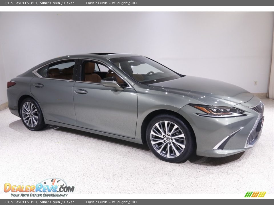 Front 3/4 View of 2019 Lexus ES 350 Photo #1