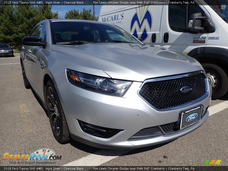 Front 3/4 View of 2018 Ford Taurus SHO AWD Photo #2