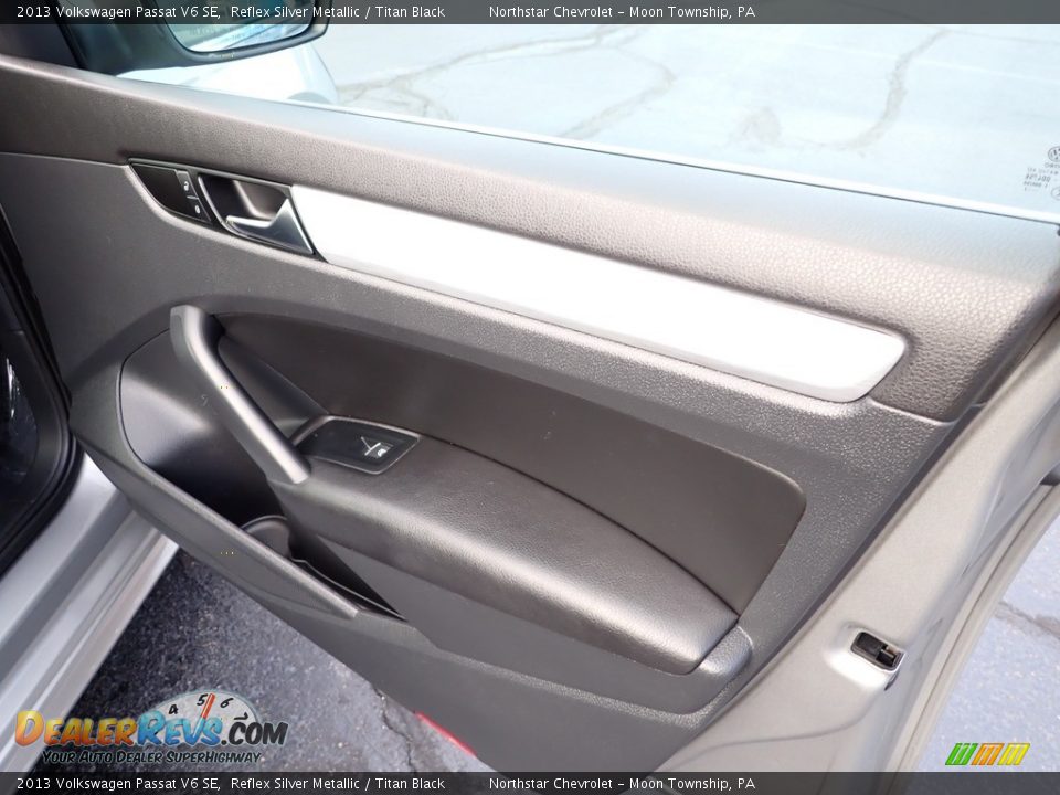 Door Panel of 2013 Volkswagen Passat V6 SE Photo #17