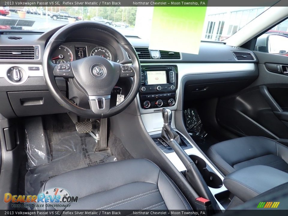 Titan Black Interior - 2013 Volkswagen Passat V6 SE Photo #21