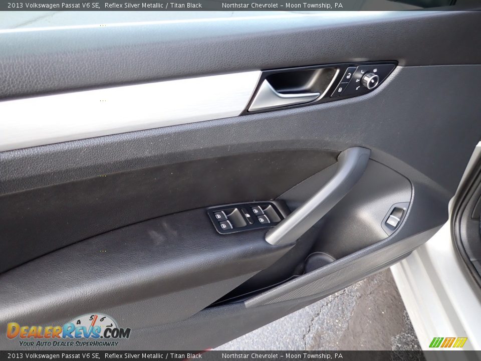 Door Panel of 2013 Volkswagen Passat V6 SE Photo #22