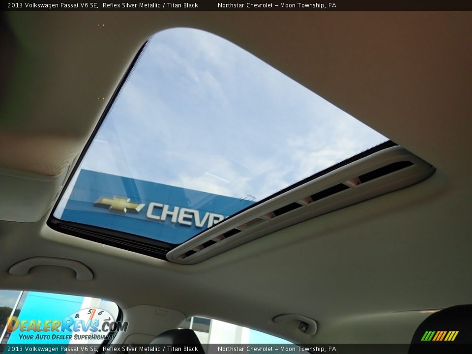 Sunroof of 2013 Volkswagen Passat V6 SE Photo #24