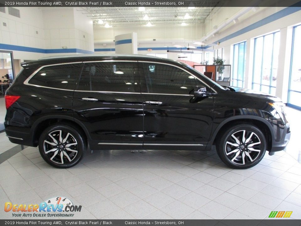 2019 Honda Pilot Touring AWD Crystal Black Pearl / Black Photo #4