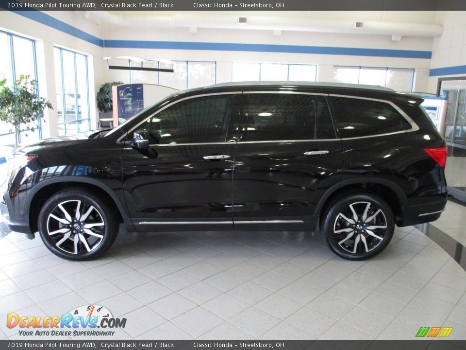 2019 Honda Pilot Touring AWD Crystal Black Pearl / Black Photo #10