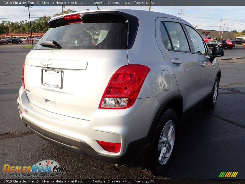 2019 Chevrolet Trax LS Silver Ice Metallic / Jet Black Photo #8