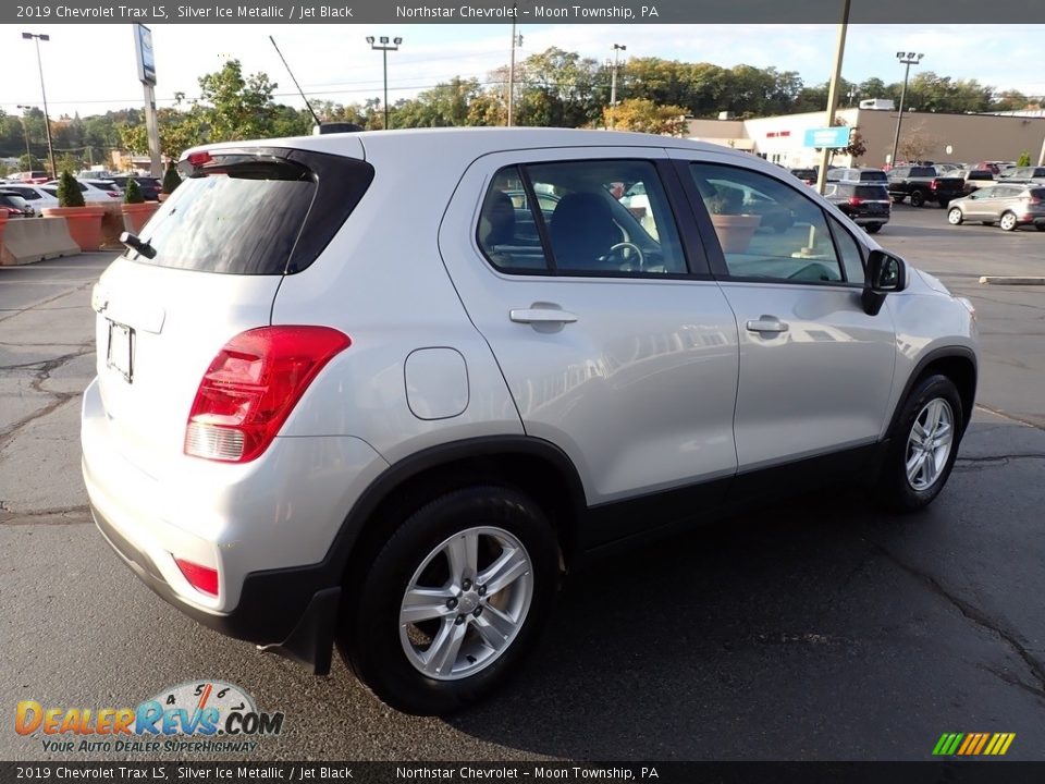 2019 Chevrolet Trax LS Silver Ice Metallic / Jet Black Photo #9