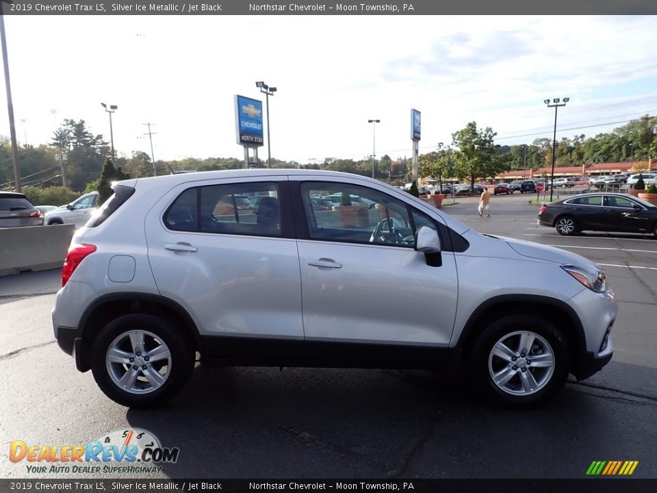 2019 Chevrolet Trax LS Silver Ice Metallic / Jet Black Photo #10