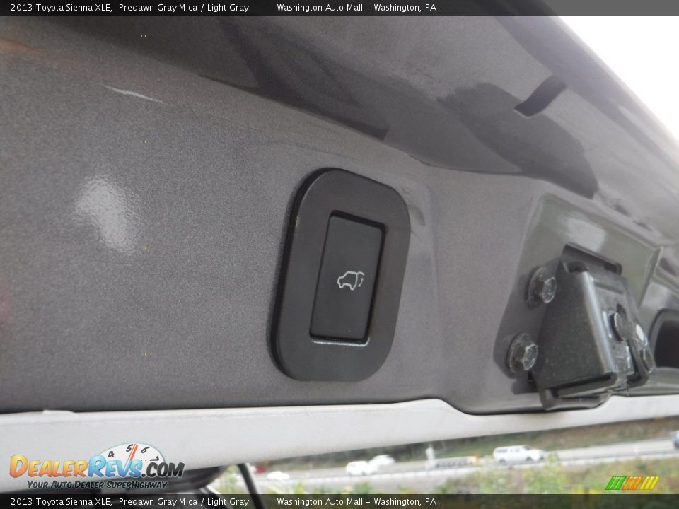 2013 Toyota Sienna XLE Predawn Gray Mica / Light Gray Photo #32