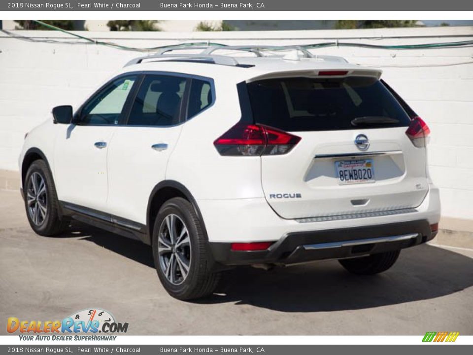 2018 Nissan Rogue SL Pearl White / Charcoal Photo #2