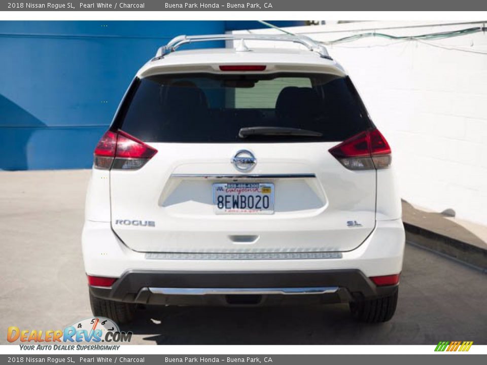 2018 Nissan Rogue SL Pearl White / Charcoal Photo #9