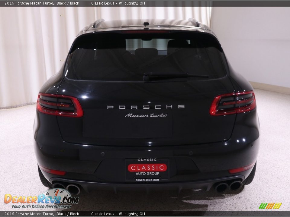 2016 Porsche Macan Turbo Black / Black Photo #20