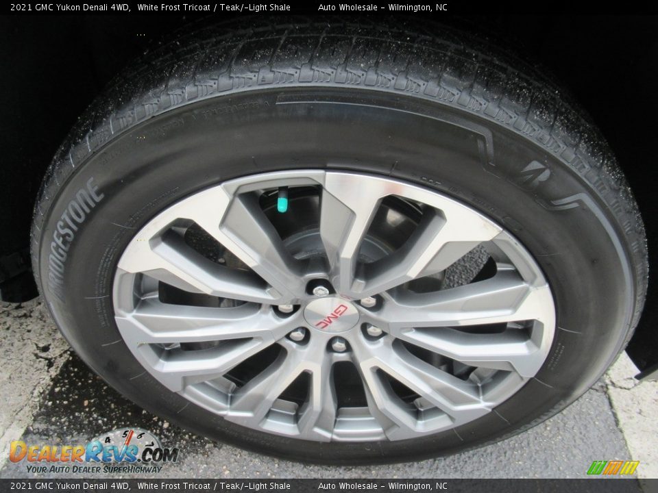 2021 GMC Yukon Denali 4WD White Frost Tricoat / Teak/­Light Shale Photo #7