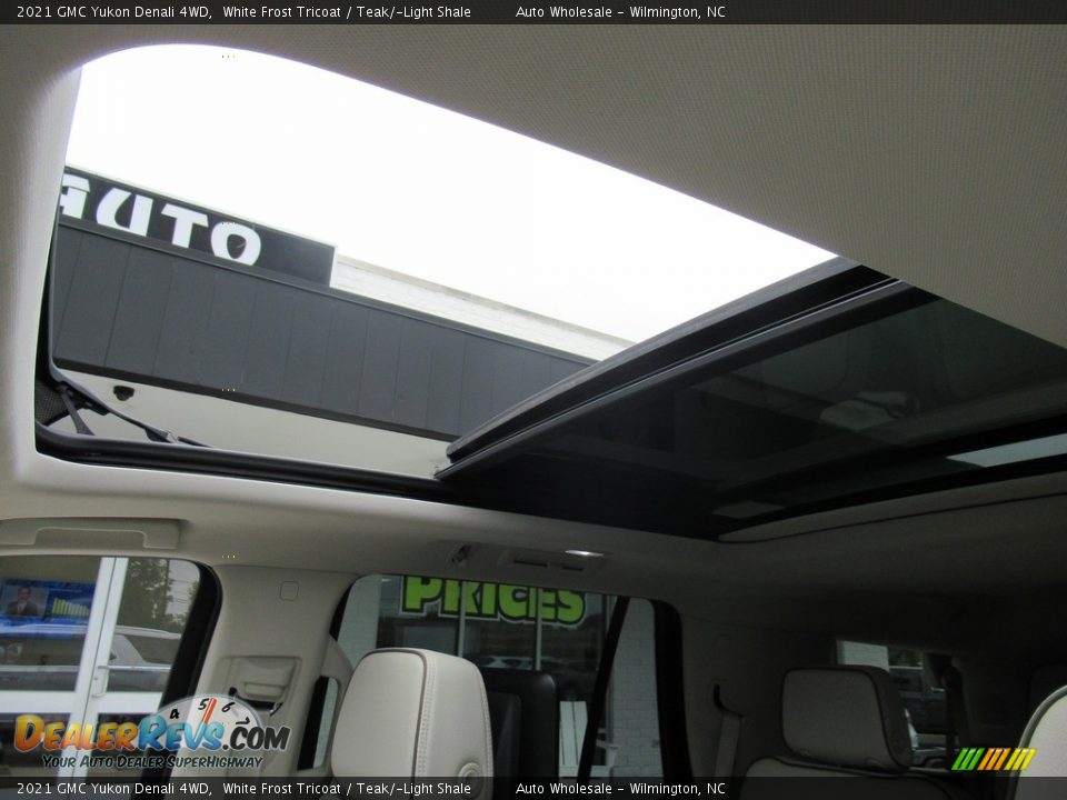 2021 GMC Yukon Denali 4WD White Frost Tricoat / Teak/­Light Shale Photo #11
